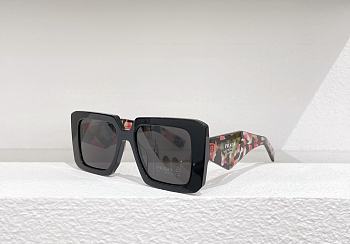 Prada Glasses 01