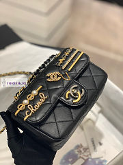 Chanel CF Flap Black Bag Charms 2022 19x11x8cm - 6