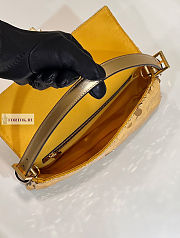 Fendi Baguette Gold-Coloured Leather and Sequinned Bag 27x5x14cm - 5