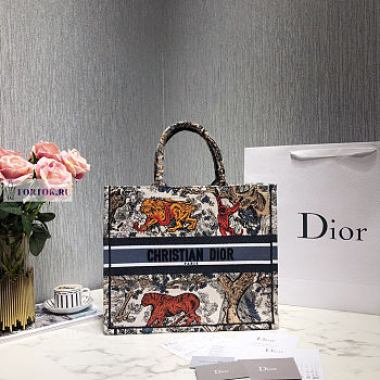 Dior Book Tote Embroidery 03 41.5x32x5cm