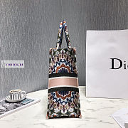 Dior Book Tote Embroidery 04 41.5x32x5cm - 6