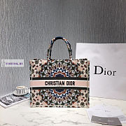 Dior Book Tote Embroidery 04 41.5x32x5cm - 1