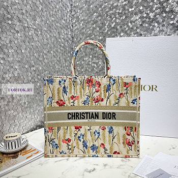 Dior Book Tote Embroidery 05 41.5x35x18cm