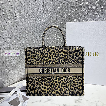 Dior Book Tote Embroidery M1286 41.5x35x18cm