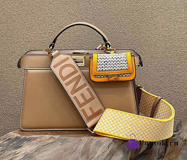 Fendi Peekaboo ISeeU Medium East-West Beige Tote Bag 33x25x12 - 1