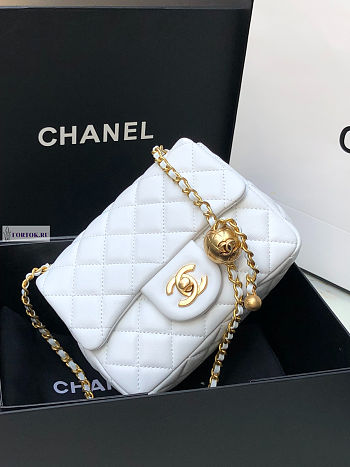 Chanel AS1786 Flap Bag Lambskin White 17cm