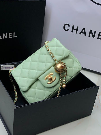 Chanel AS1786 Flap Bag Lambskin Green 17cm