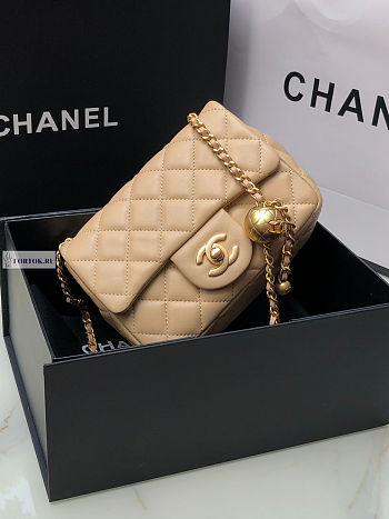 Chanel AS1786 Flap Bag Lambskin Beige 17cm