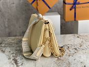 Louis Vuitton Coussin PM Light Yellow 26 x 20 x 12 cm - 5