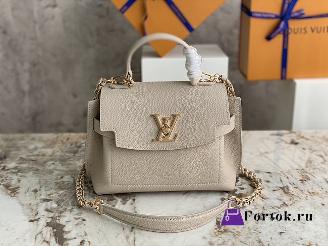 Louis Vuitton Lock Me Ever Mini M21052 23x17x10cm - 1