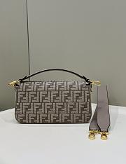 Fendi Iconic Baguette 8579 size 27/6/15 - 4