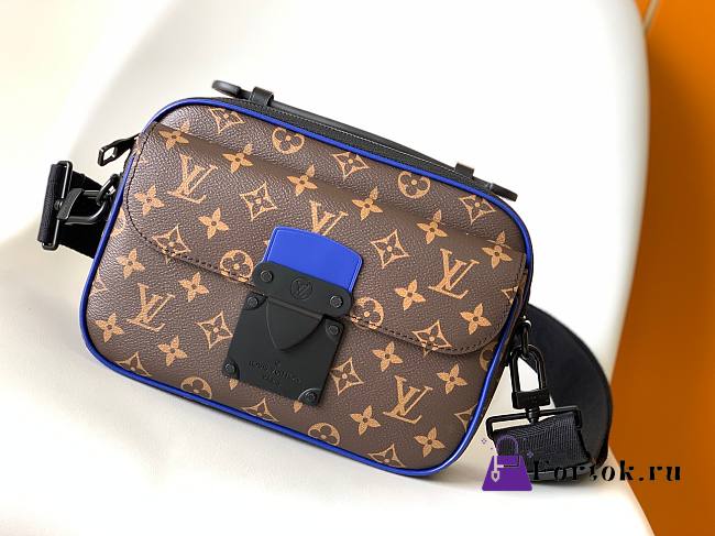 Louis Vuitton S Lock Messenger M45836 22x18x8 cm - 1