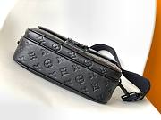 Louis Vuitton S Lock Messenger M58489 22x18x8 cm - 3
