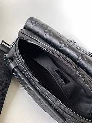 Louis Vuitton S Lock Messenger M58489 22x18x8 cm - 5