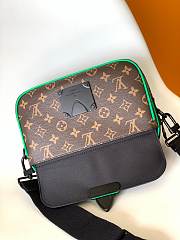 Louis Vuitton S Lock Messenger M46246 22x18x8 cm - 4