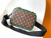 Louis Vuitton S Lock Messenger M46246 22x18x8 cm - 2
