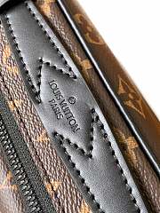 Louis Vuitton S Lock Messenger M45806 22x18x8 cm - 4