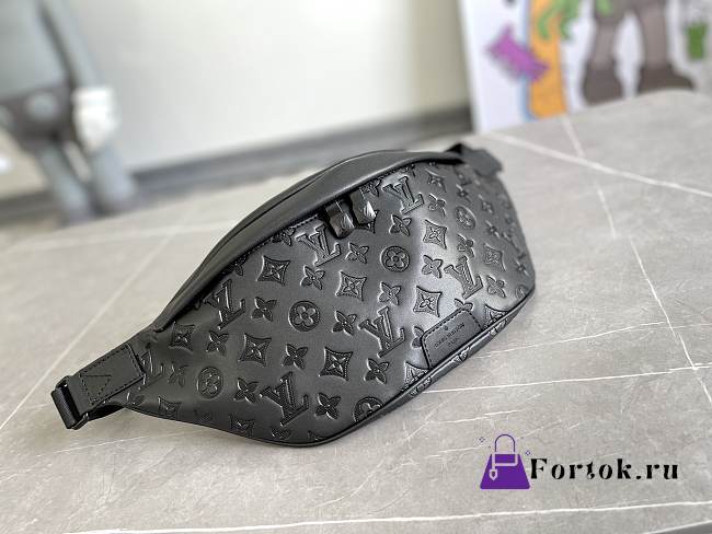 Louis Vuitton Discovery Bumbag Monogram Shadow M44388 47x20x9cm - 1