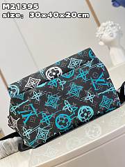 Louis Vuitton DISCOVERY BACKPACK M21395 30x40x20cm - 6