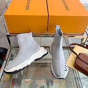 Louis Vuitton Run 55 Trainers Gray Boots  - 5