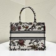 Dior Book Tote Jardin Botanique Embroidery in White 36x18x28cm - 2