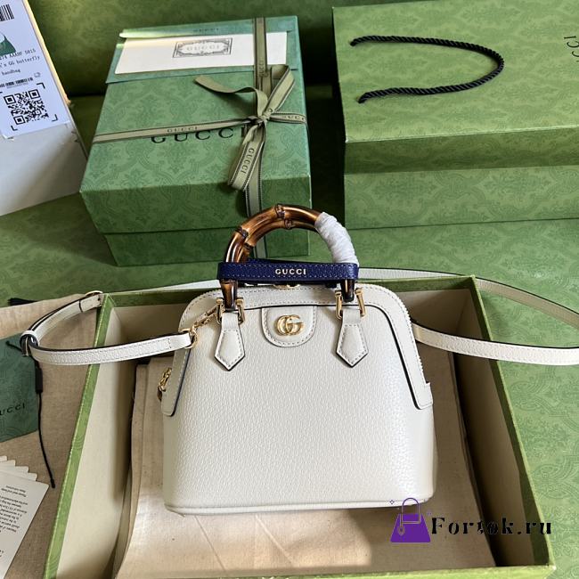 GUCCI Diana Monogram Casual Style Unisex Street Style in White 62123178 20x 16x 8.5cm - 1