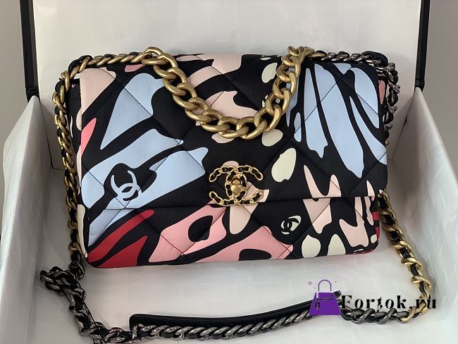 Chanel 19 Handbag AS1161 20x30x10cm - 1