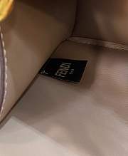 Fendi Peekaboo ISeeU Small Leather Bag in White 80011A 27×11×20cm - 3