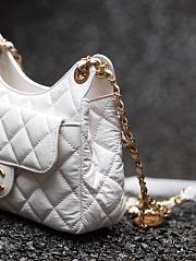 Chanel Hobo Medium Bag in White 22.5x21.5x7cm - 3