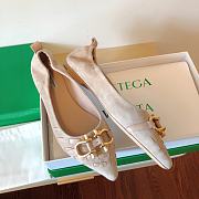 Bottega Veneta 650 Shoes in Beige - 4