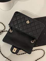 Chanel 23C Lambskin Flap Bag 18x13x7cm - 4