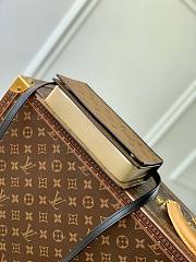 Louis Vuitton Book Chain Wallet M81830 20x14x4cm - 3