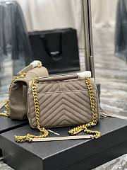 Saint Laurent Medium Chain Bag In Beige With Fringes 24x17x6cm - 4