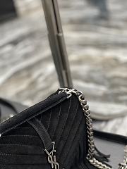 Saint Laurent Medium Chain Bag In Black With Fringes 24x17x6cm - 6