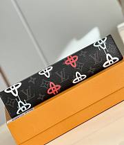 Loius Vuitton Pochette Voyage Monogram Wallet M81803 27x21x6cm - 4