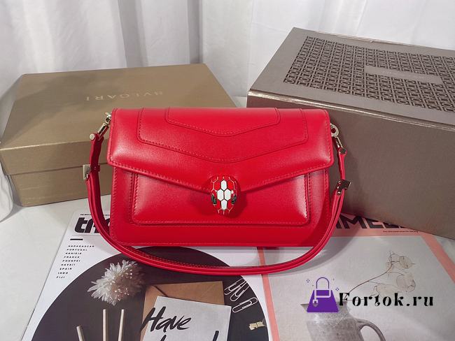 Bvlgari Serpenti Forever Shoulder Bag in Red 22x15x4.5 cm - 1