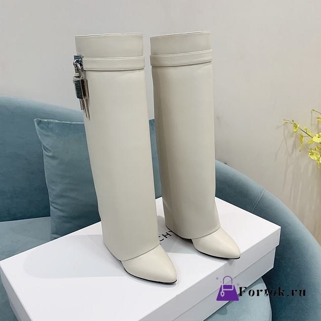 Givenchy 4G Logo Boots in White - 1