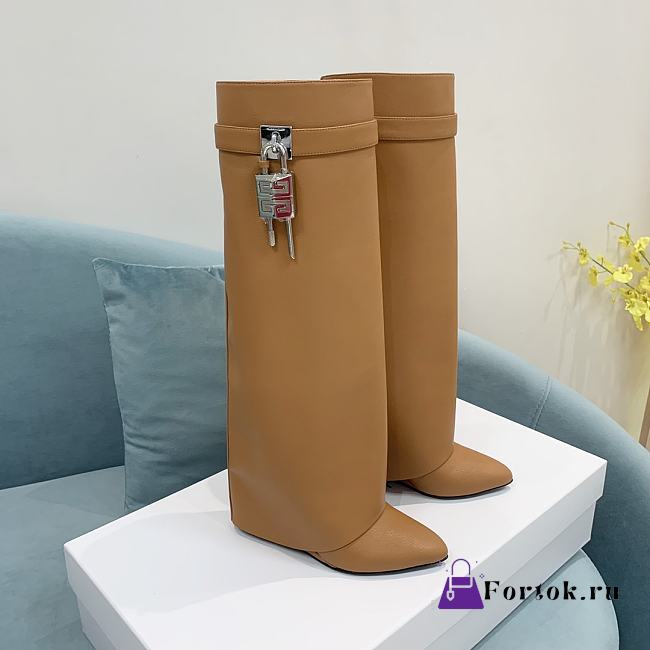 Givenchy 4G Logo Boots in Brown - 1
