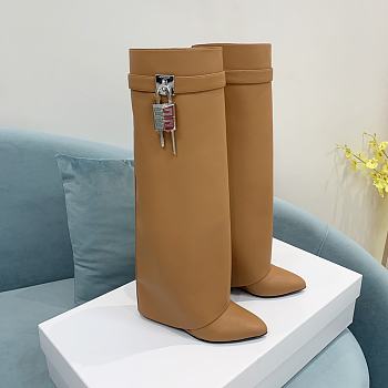 Givenchy 4G Logo Boots in Brown