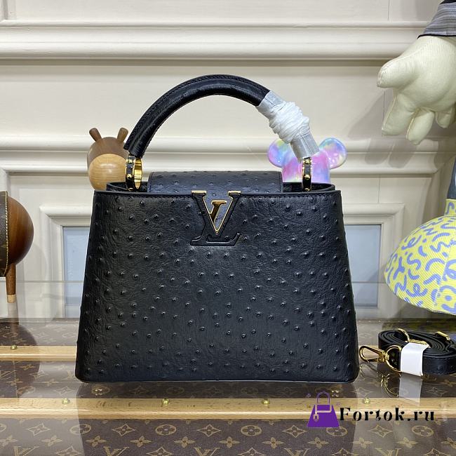 Louis Vuitton Capucines BB Taurillon Leather Bag in Black M93483 27x18x9cm - 1