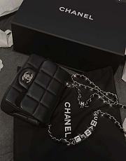 Chanel 23C Mini Shoulder Bag in Black 17x14 x7cm - 2