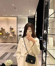 Chanel 23C Mini Shoulder Bag in Black 17x14 x7cm - 5