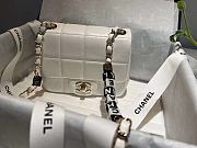 Chanel 23C Mini Shoulder Bag in White 17x14 x7cm - 1