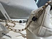 Chanel 23C Mini Shoulder Bag in White 17x14 x7cm - 4