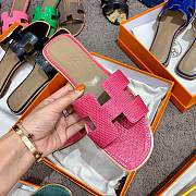 Herme Slippers in Pink - 3