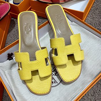 Herme Slippers in Yellow