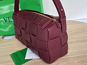 Bottega Veneta Brick Cassette Shoulder Bag in Burgundy 28x14x10cm - 6