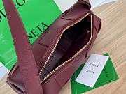 Bottega Veneta Brick Cassette Shoulder Bag in Burgundy 28x14x10cm - 4
