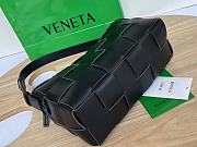 Bottega Veneta Brick Cassette Shoulder Bag in Black 28x14x10cm - 3