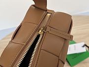 Bottega Veneta Brick Cassette Shoulder Bag in Brown 28x14x10cm - 5